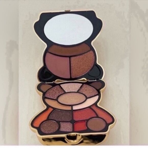 I Heart Revolution Teddy Bear Eyeshadow Palette Honey - Picture 7 of 10